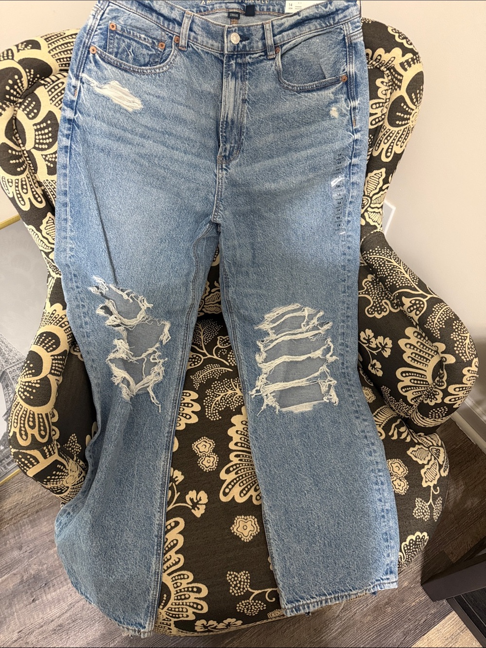 American Eagle Strigid Highest Rise Distressed Baggy Straight-Leg Jeans